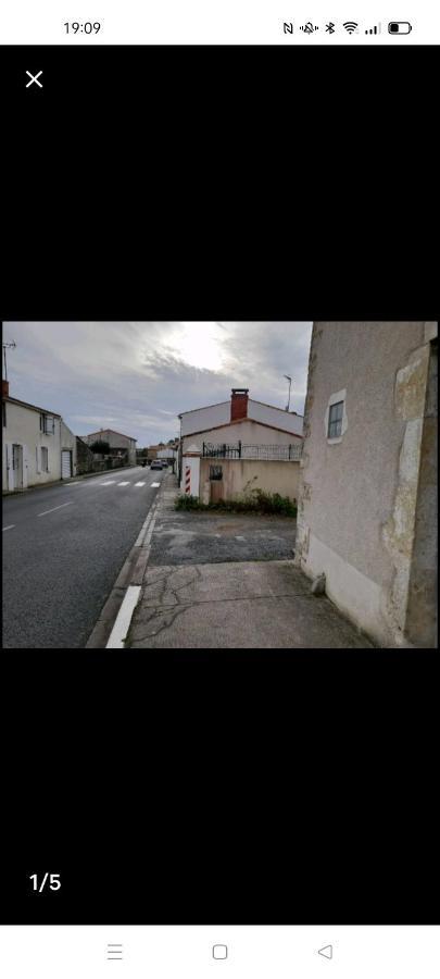 Maisonnee Avec Une Chambre Saint-Michel-en-l'Herm Bagian luar foto