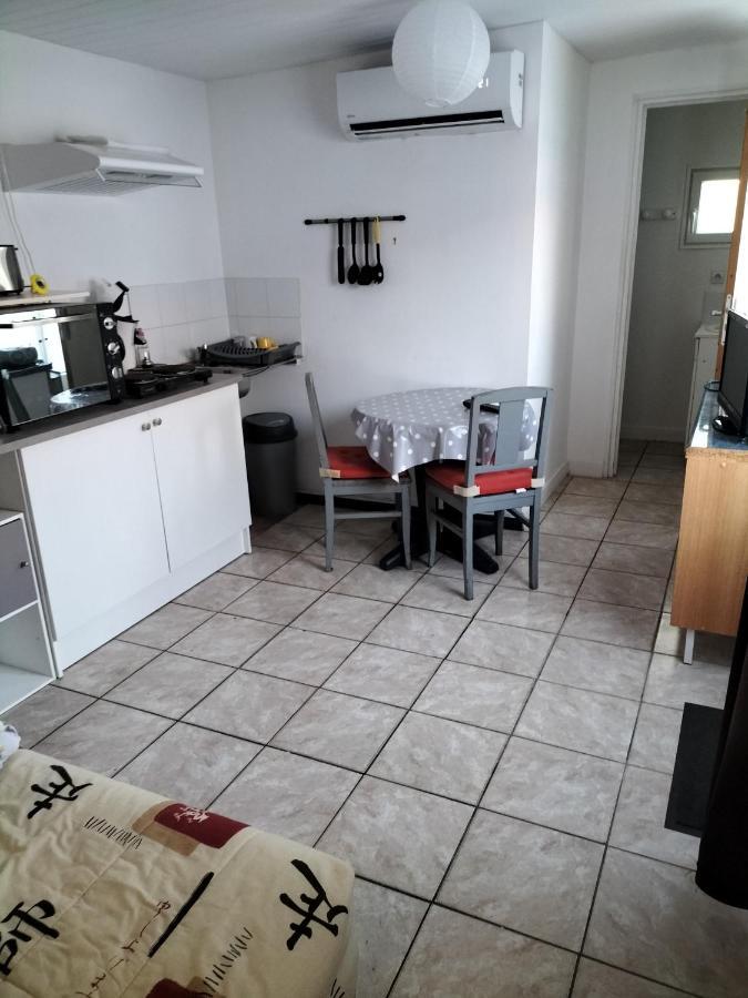 Maisonnee Avec Une Chambre Saint-Michel-en-l'Herm Bagian luar foto